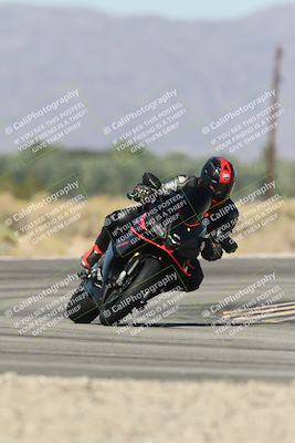 media/Oct-13-2025-Moto Forza (Mon) [[a66d839500]]/3-B Group/Session 3 (Turn 16)/